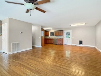 122 Hickory Ave, Daniels, WV 25832 - photo 5