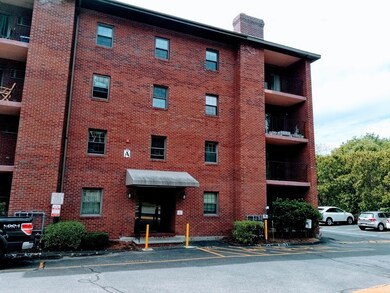 Totten Pond Village unit 16A, Waltham, MA 02451 - photo 2