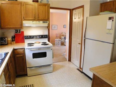 Kitchen - Neat and Functional Kitchen with Wrap-ar