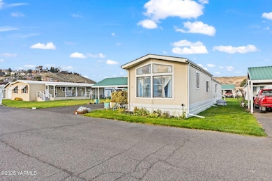 3601 Castlevale Rd unit 14, Yakima, WA 98902 - photo 2