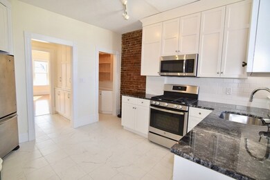 7 Verndale St unit 5, Brookline, MA 02446 - photo 2