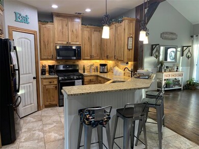 700 Green Tree Dr, Weatherford, TX 76087 - photo 7