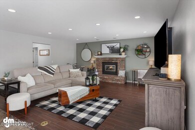 07-Living Room_DMD_9106