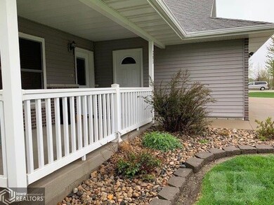 305 S Pearl St, Wayland, IA 52654 - photo 3