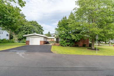 237 Osborne Rd, Albany, NY 12205 - photo 4