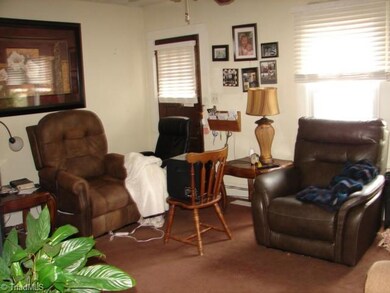 135 West St, Asheboro, NC 27205 - photo 2