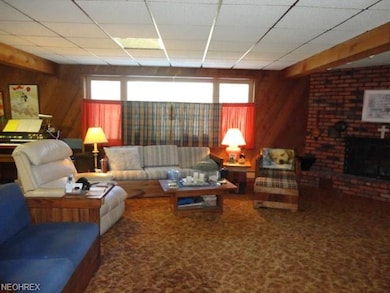 Large picture window in family room has been replaced and has a life time warranty