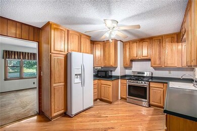 11725 W 68th Terrace, Shawnee, KS 66203 - photo 6