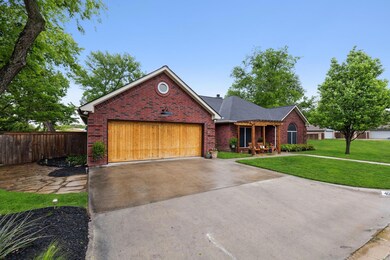 408 Huggins Dr, Springtown, TX 76082 - photo 2