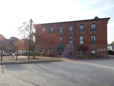 Emerson Mills unit M08, Pembroke, NH 03275 - photo 2