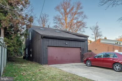 309 Chestnut St, Falls Church, VA 22046 - photo 3