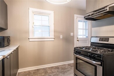 211 S Brooks St, Columbus, IN 47201 - photo 4