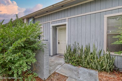 7611 Indian Lakes Dr, Jacksonville, FL 32210 - photo 4