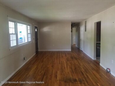 351-697745 Living room 2