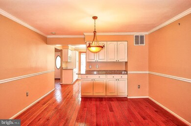 730 N Armistead St, Alexandria, VA 22312 - photo 5