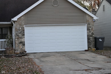 6705 Dunsany Ct, Indianapolis, IN 46254 - photo 2