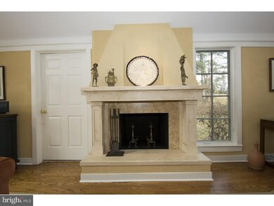 802 Maple Glen Rd, Wayne, PA 19087 - photo 3