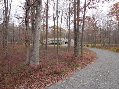 123 Parkwood Dr, Hawley, PA 18428 - photo 2