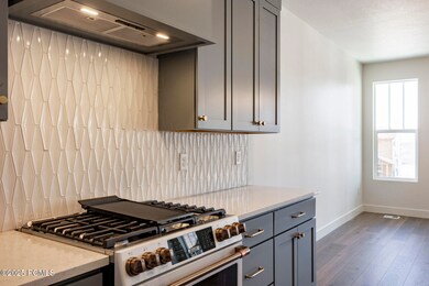 006_005_6028_n_fairview_drive-005_918_41