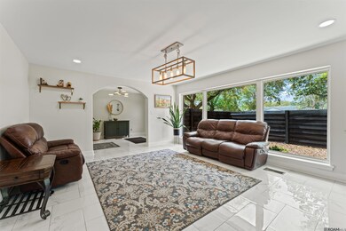 1449 Broadmoor Ct, Baton Rouge, LA 70815 - photo 5