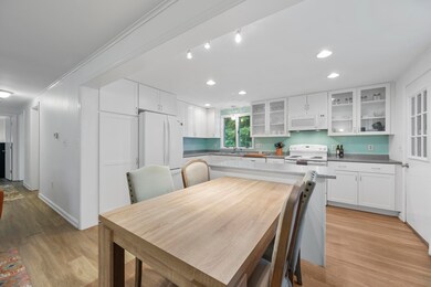 9 Woodcrest Ave, Camden, ME 04843 - photo 2