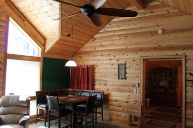 1995 E Strawberry Creek Dr-Living room
