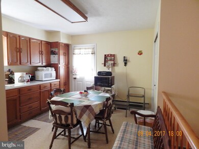626 Winchester St, Paw Paw, WV 25434 - photo 6