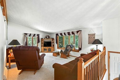 201 E Meadow Ln, Columbus Junction, IA 52738 - photo 2