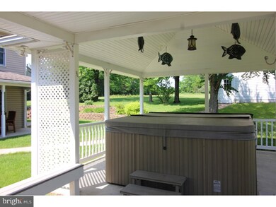 1372 Hendricks Rd, Pennsburg, PA 18073 - photo 4