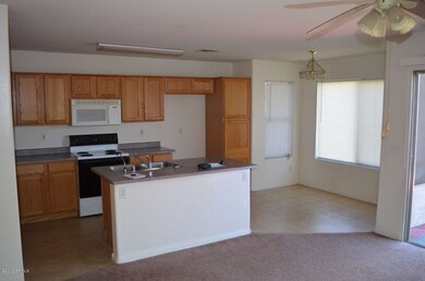 Kitchen / Breakfast Area