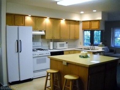 9546 Jerome Ave, Bitely, MI 49309 - photo 2