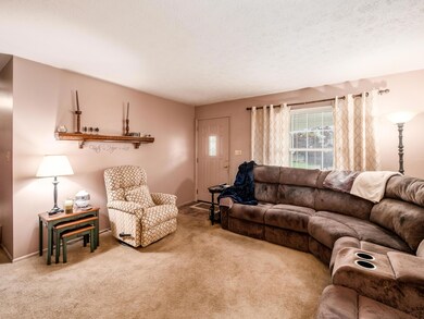 1779 Flinthill Dr, Columbus, OH 43223 - photo 3