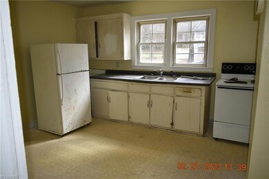 105 S Branch St, Reidsville, NC 27320 - photo 5