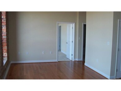 Picture of living room with no furniture