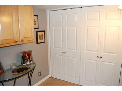 Other Plan. 08  x 06  Entry with closet/pantry spa