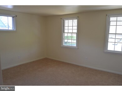 1117 Crestview Rd, Darby, PA 19023 - photo 7