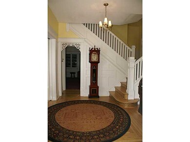 Entry/Foyer.