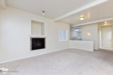 05-Living Room 20220203-DW-6927