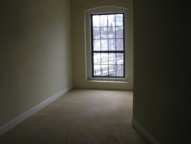 Emerson Mills unit 303, Pembroke, NH 03275 - photo 4