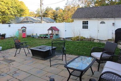 51 Meadowlawn Ave, Troy, NY 12180 - photo 6