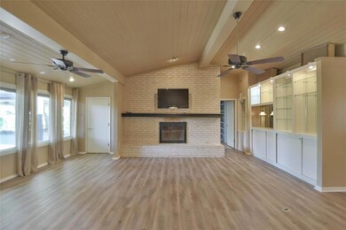 3910 Fairway Dr, Granbury, TX 76049 - photo 2