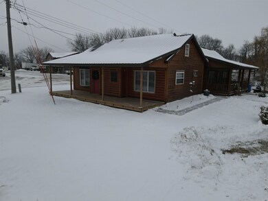 340 & 342 E Bradford St, West Union, IA 52175 - photo 2