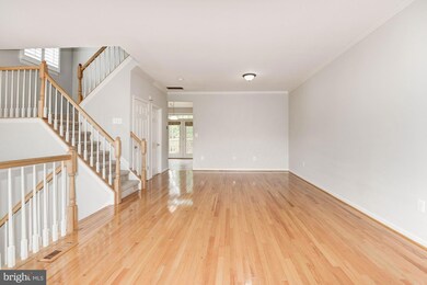 2452 Laura Mark Ln, Herndon, VA 20171 - photo 7