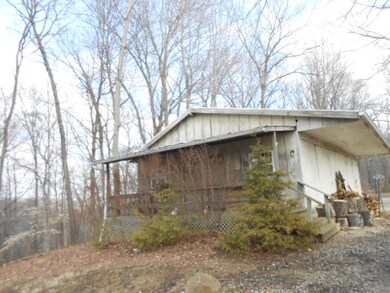 6229 E Forty Acre Woods Dr, Bloomfield, IN 47424 - photo 6