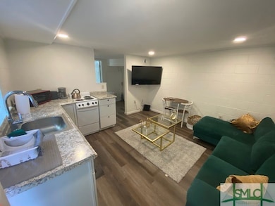 424 E 50th St unit B, Savannah, GA 31405 - photo 3