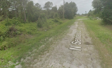 View of dirt / gravel road