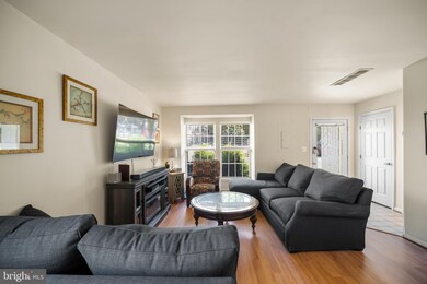 8327 Green Heron Way unit 28, Lorton, VA 22079 - photo 5