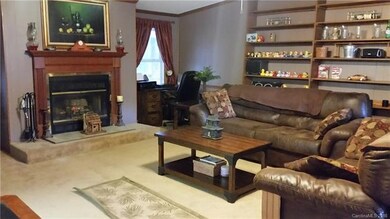 108 Lynnwood Ln, Hendersonville, NC 28792 - photo 2