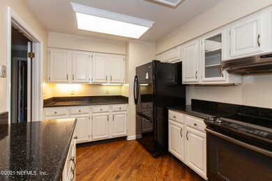 4300 Lakeside Dr unit 12, Jacksonville, FL 32210 - photo 5