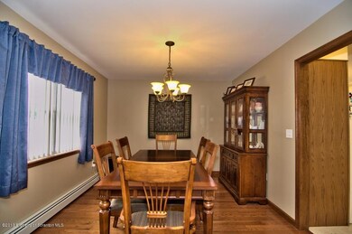 927 Throop St, Scranton, PA 18519 - photo 6